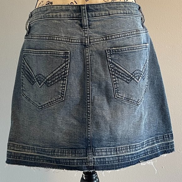 Distressed jean skirt w/bling fringe - Picture 2 of 4
